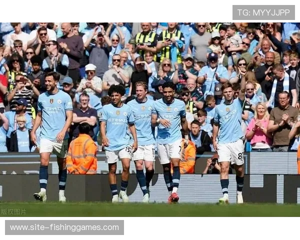 沃特玛德头球攻门被扑，纽卡前锋成对阵埃弗顿一役最佳球员